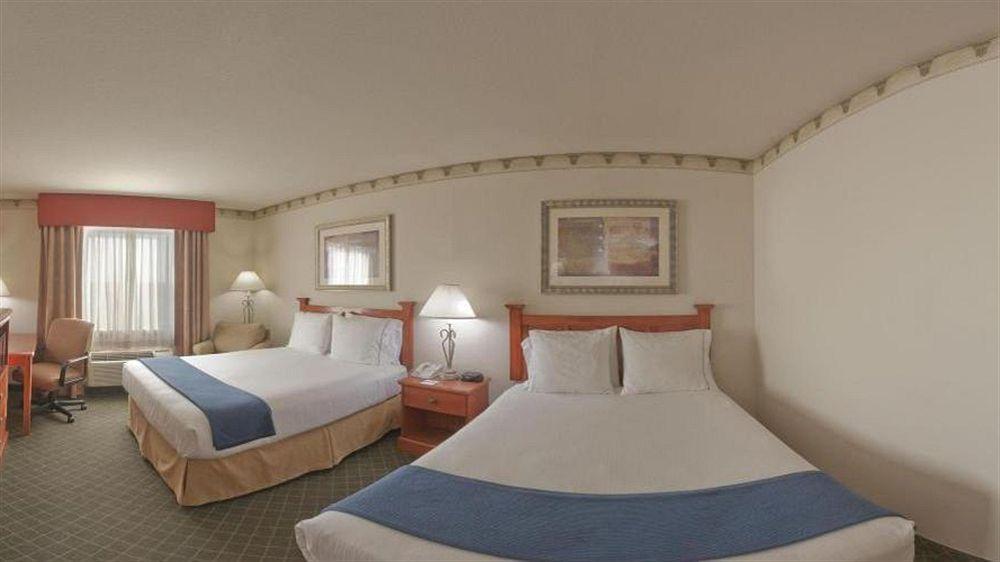 Holiday Inn Express & Suites - Pharr By Ihg Екстериор снимка