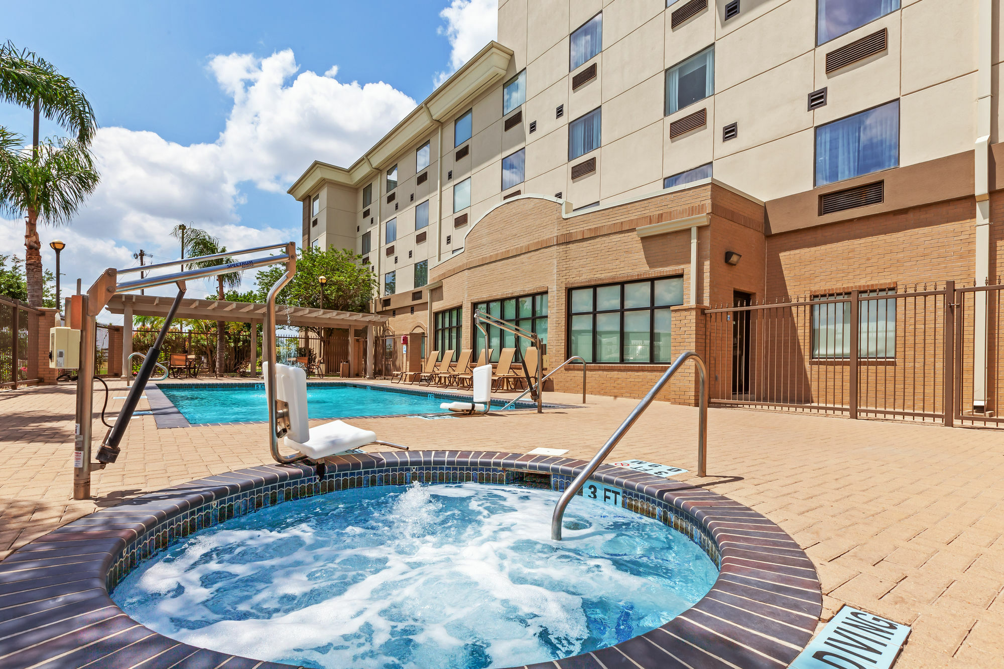 Holiday Inn Express & Suites - Pharr By Ihg Екстериор снимка