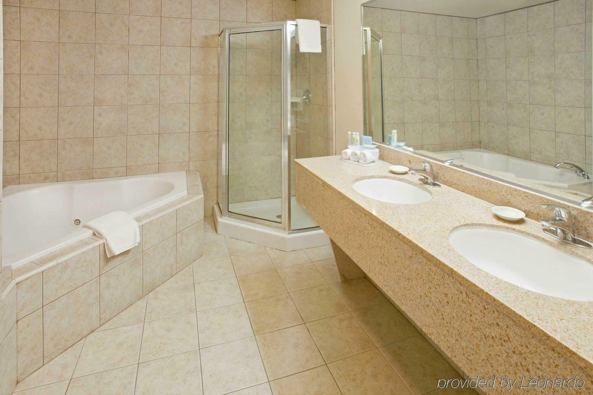 Holiday Inn Express & Suites - Pharr By Ihg Екстериор снимка