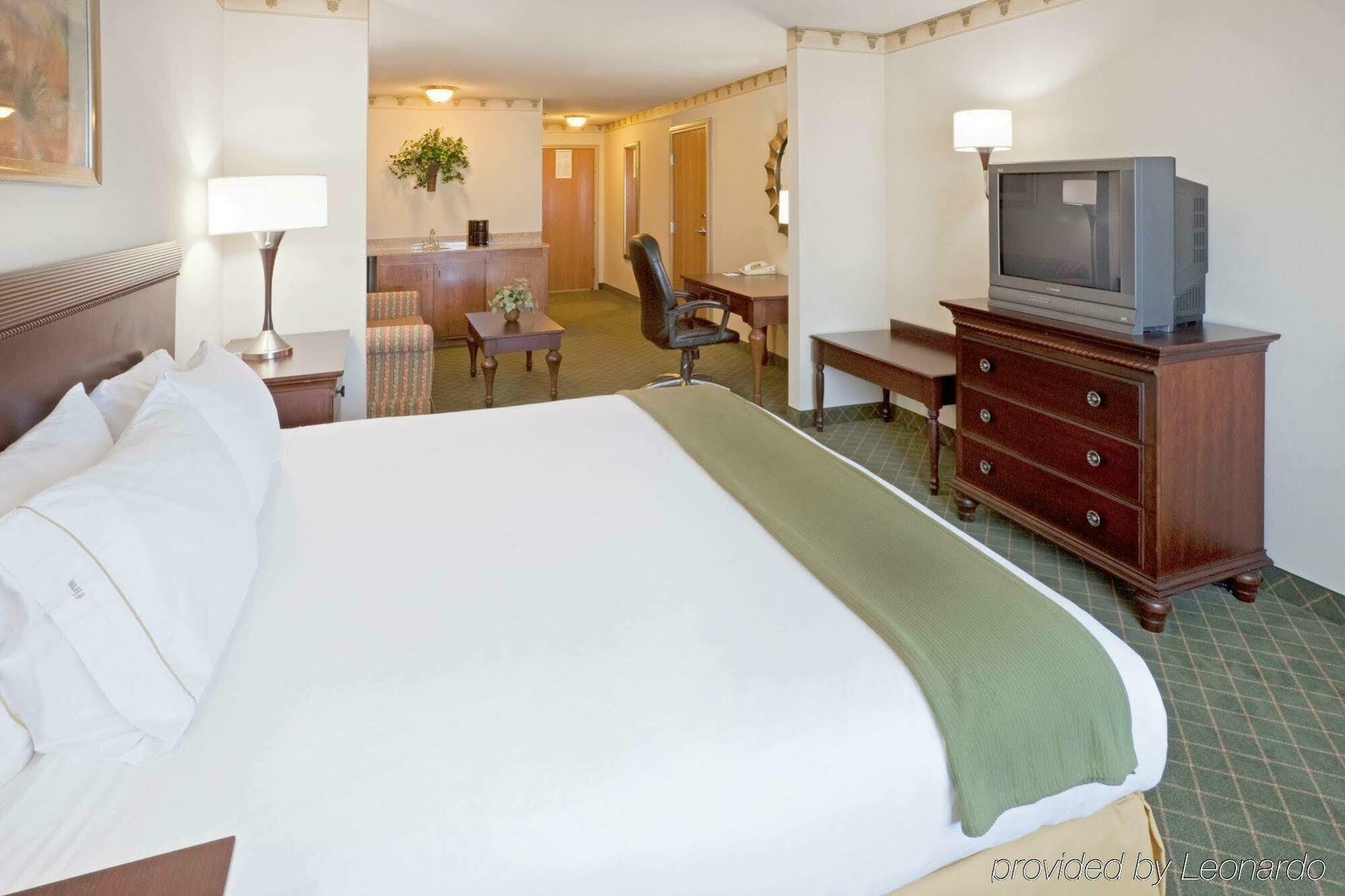 Holiday Inn Express & Suites - Pharr By Ihg Екстериор снимка